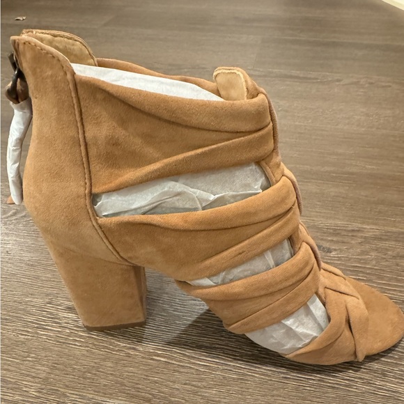 Splendid | Nando Suede Heel - Picture 6 of 6